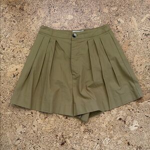 Doén pleated shorts